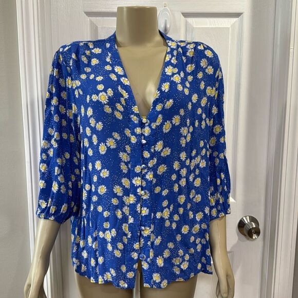 PURE COLLECTION V-NECK TOP. - Picture 1 of 11